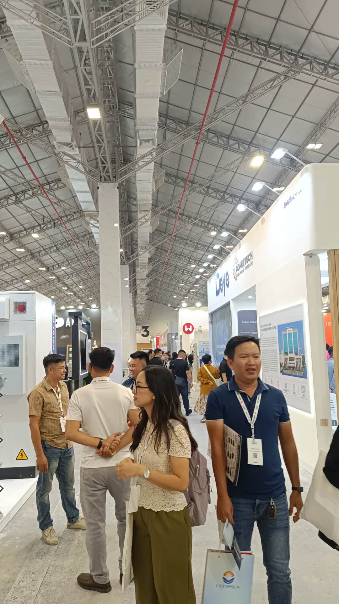 25年7月越南太阳能展03.jpg